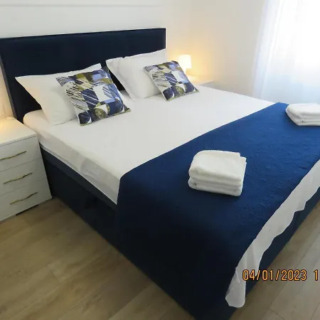 Peacock 아파트 스플리트