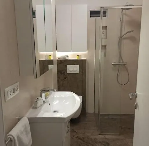 Peacock 아파트 스플리트